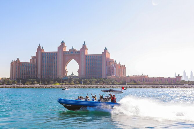 90 Minutes Speedboat Tour: Marina, Atlantis, Palm & Burj Al Arab - Palm Views: quick looks at life on Palm Jumeirah