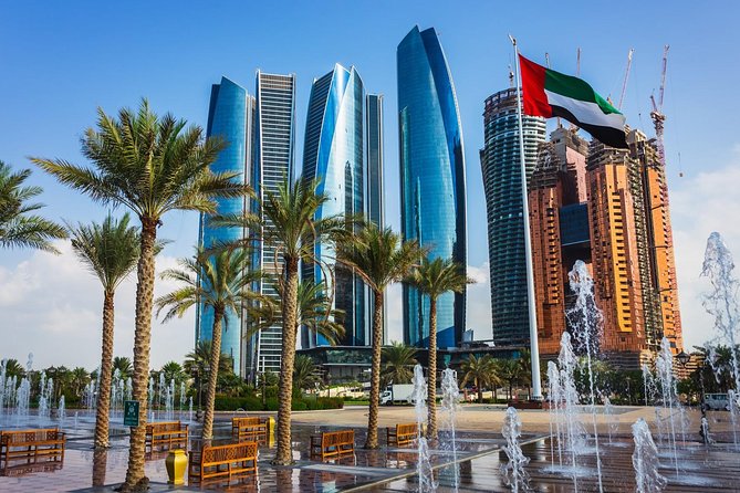 Abu Dhabi City Tour, Grand Mosque, Emirates Palace & The Louvre - What group size really means at crowded landmarks