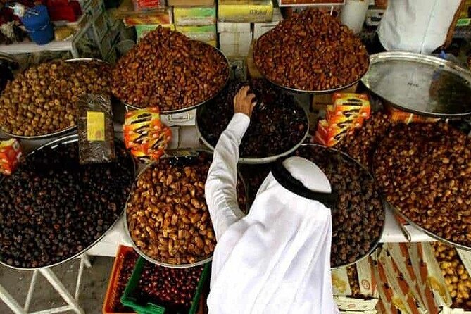 Abu Dhabi Premium Full-Day Sightseeing Tour From Dubai - Emirates Heritage Village and the Corniche: culture and waterfront breaks