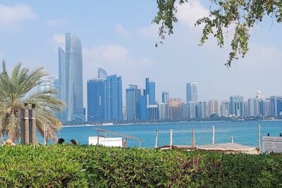 Abu Dhabi tour from Dubai small group with guide, Grand Mosque - Sheikh Zayed Grand Mosque: The Stop That Sets the Tone