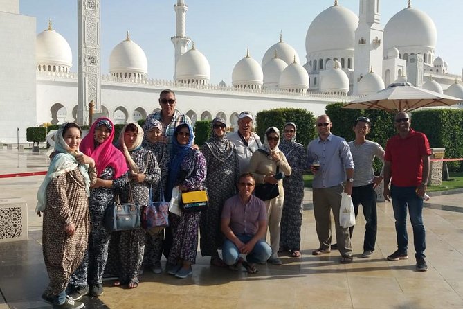 Abu Dhabi tour from Dubai small group with guide, Grand Mosque - Lunch at the Mall: The Short Break That Can Feel Rushed