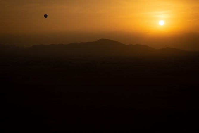 Atlas Mountains Hot Air Balloon Ride from Marrakech with Berber Breakfast and Desert Camel Experience - In the basket: what the balloon flight really feels like