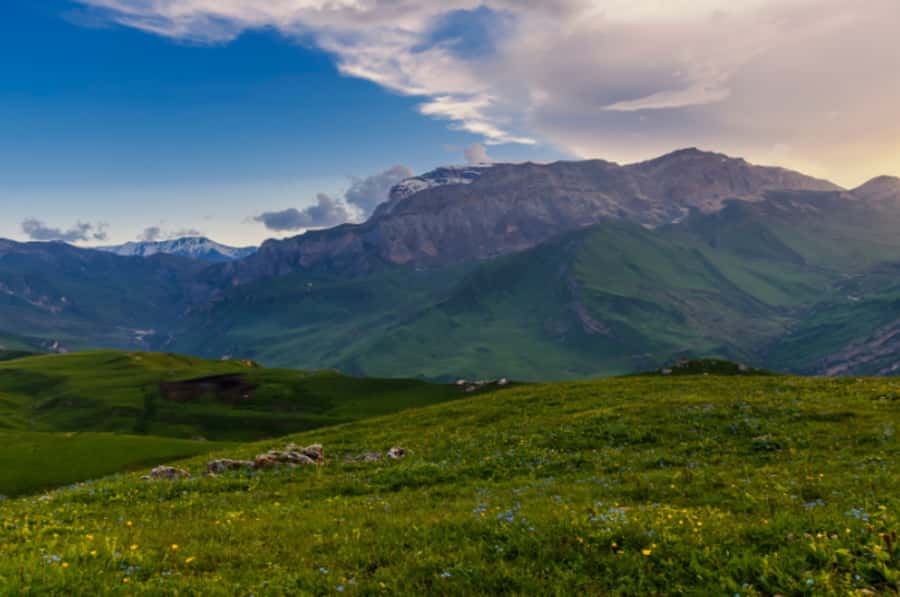 Baku: Guba, Shahdag, Laza & Lunch w/ Free City & Night Tour - Khizi District Photo Stop: The Welcome Break Before Lunch