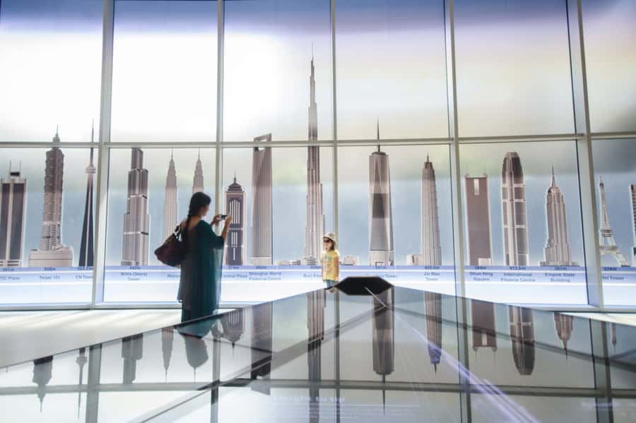 Burj Khalifa Ticket with 1-Way Transfer - Photos, Green Screen, and the At-the-Top Photo System