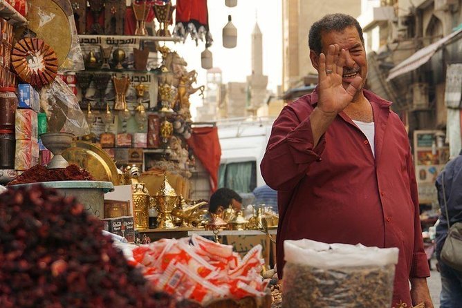 Cairo 8 Hour Private Tour of Pyramids, Egyptian Museum and Bazaar - Khan el-Khalili in 90 minutes: shopping time with guardrails