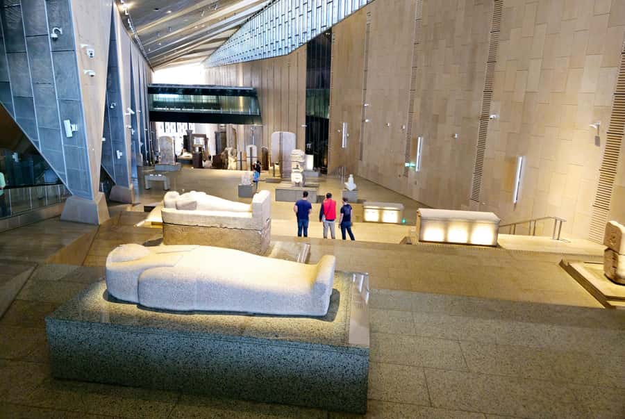 Cairo: Grand Egyptian Museum, Pyramids, Sphinx Tour & Lunch - The Sphinx and Khafre’s Valley Temple: where the story gets personal