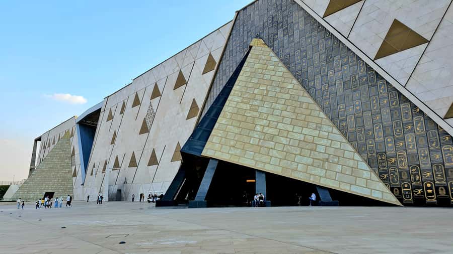 Cairo: Grand Egyptian Museum, Pyramids, Sphinx Tour & Lunch - Lunch in Giza: included, and usually not the weak link