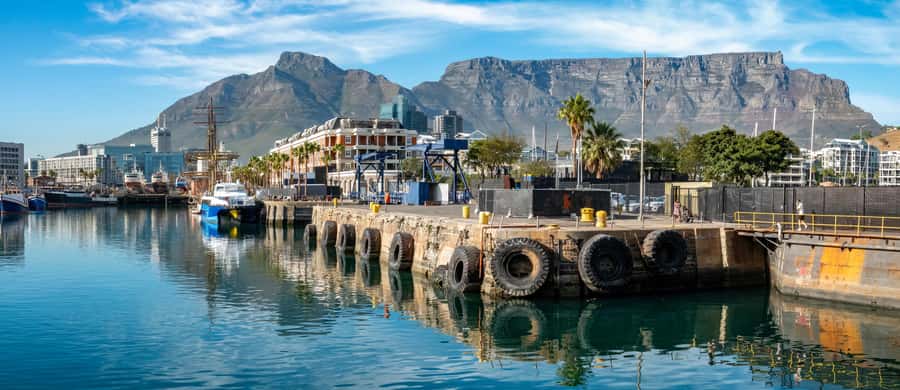 Cape Town Tour: Table Mountain, Penguins & Cape Point+Pickup - Simon’s Town lunch and harbor time: where the day turns human