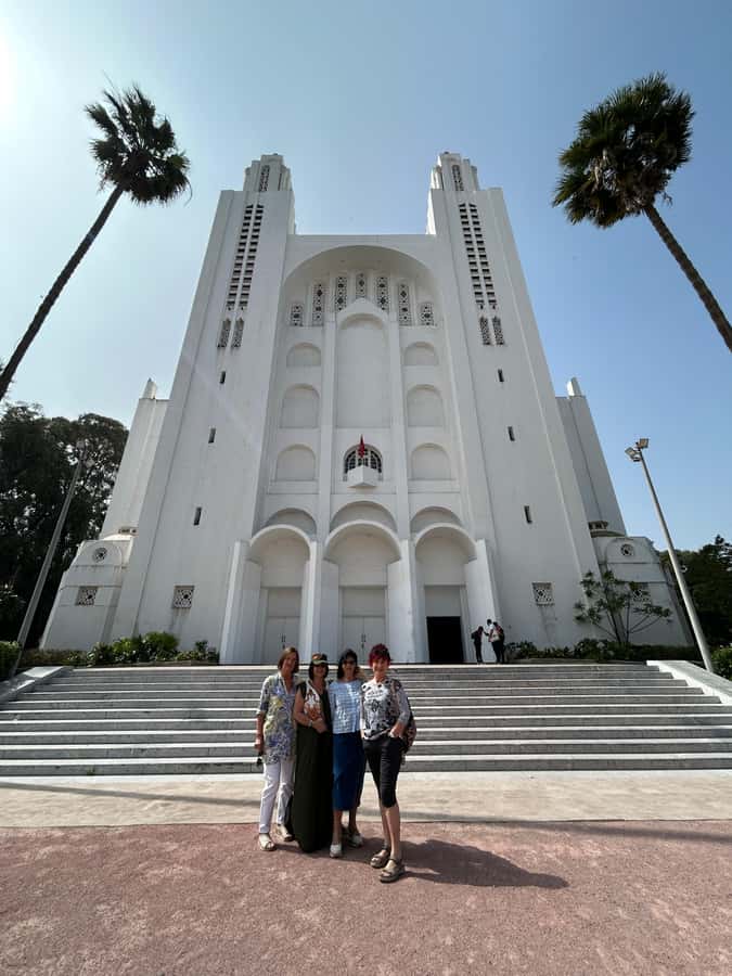 Casablanca Day Tour from Marrakech and Big Mosque Visit - Hassan II Mosque: how to plan for the 14€ entrance fee and dress code