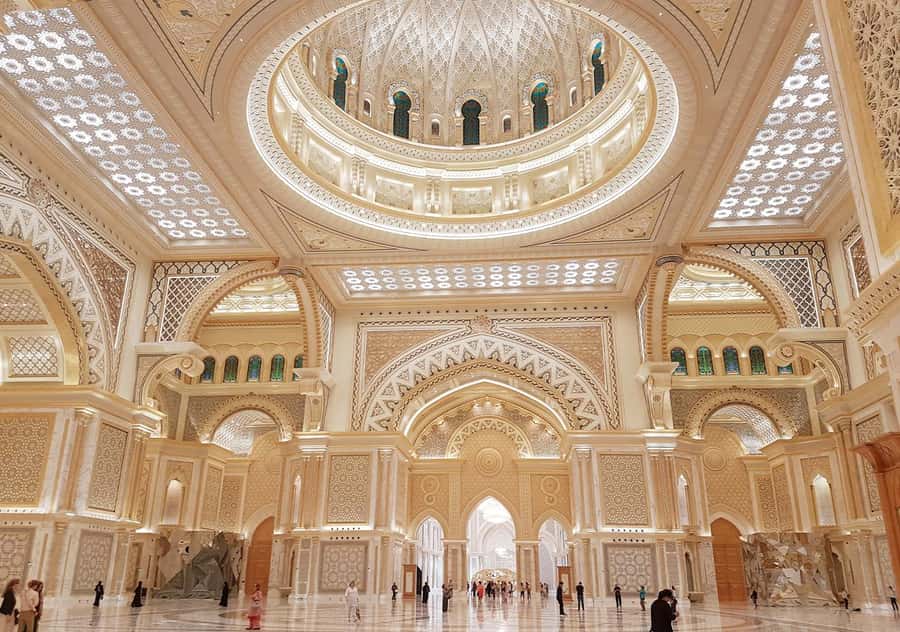 Dubai: Abu Dhabi Grand Mosque, Palace, and Heritage Village - Sheikh Zayed Grand Mosque: prayer-hall scale, chandeliers, and strict dress rules