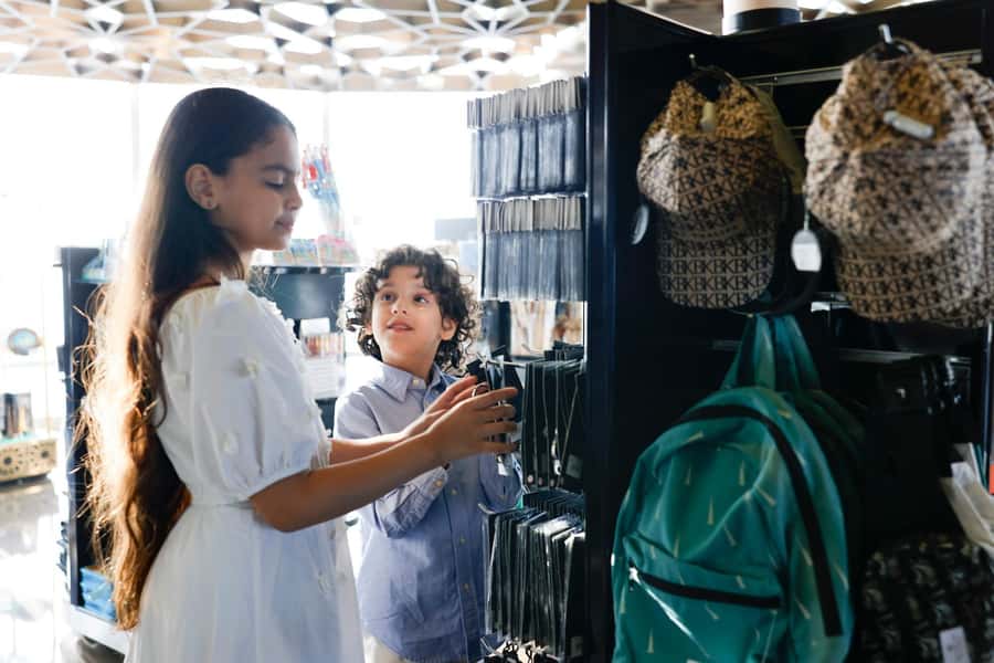 Dubai: Burj Khalifa Levels 124 & 125 Entry Ticket + Options - Level 125: Masharbiya design, telescopes, and engineering explanations