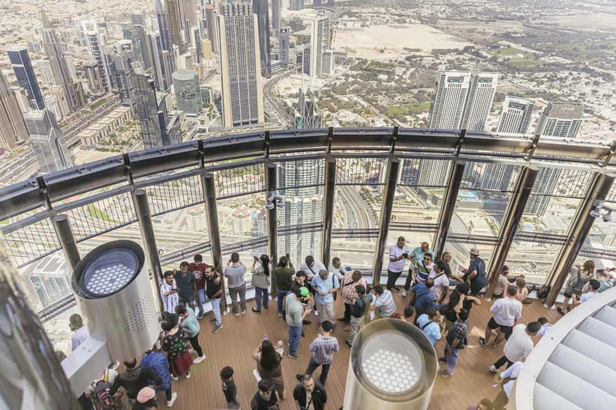 Dubai: Burj Khalifa Sky Level 148, 124, & 125 Entry Ticket - Finding your way: Dubai Mall meeting point without stress