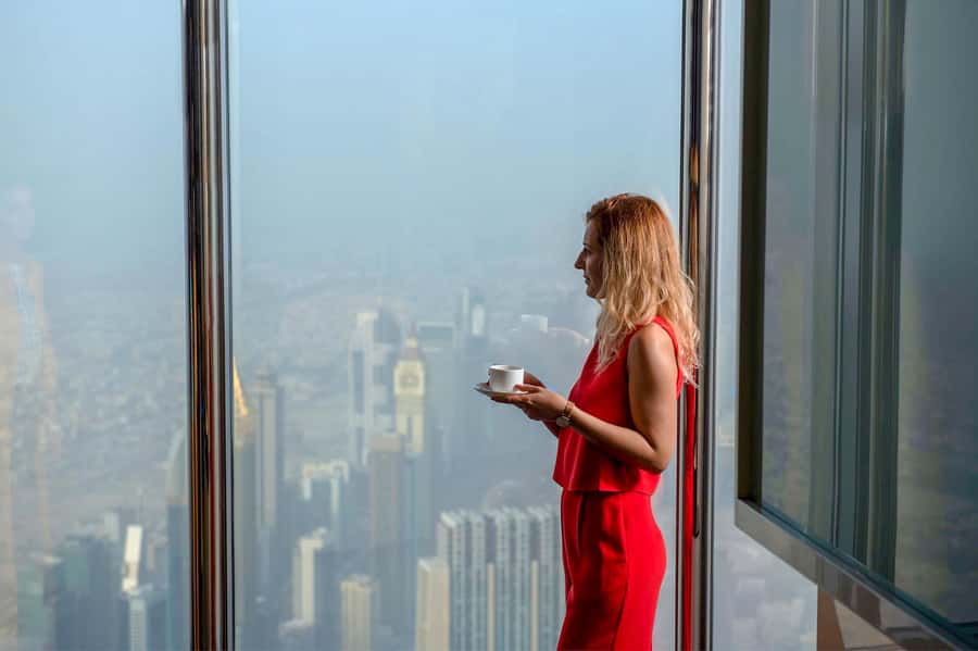 Dubai: Burj Khalifa VIP Experience Level 152 Lounge Access - The Outdoor Terrace at 575 m: Sunset Views and Photo Tips