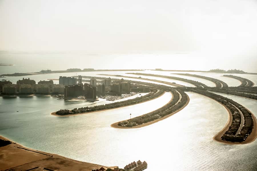 Dubai: Dinner in the Sky Experience - How rotation, wind, and music affect your meal and selfies