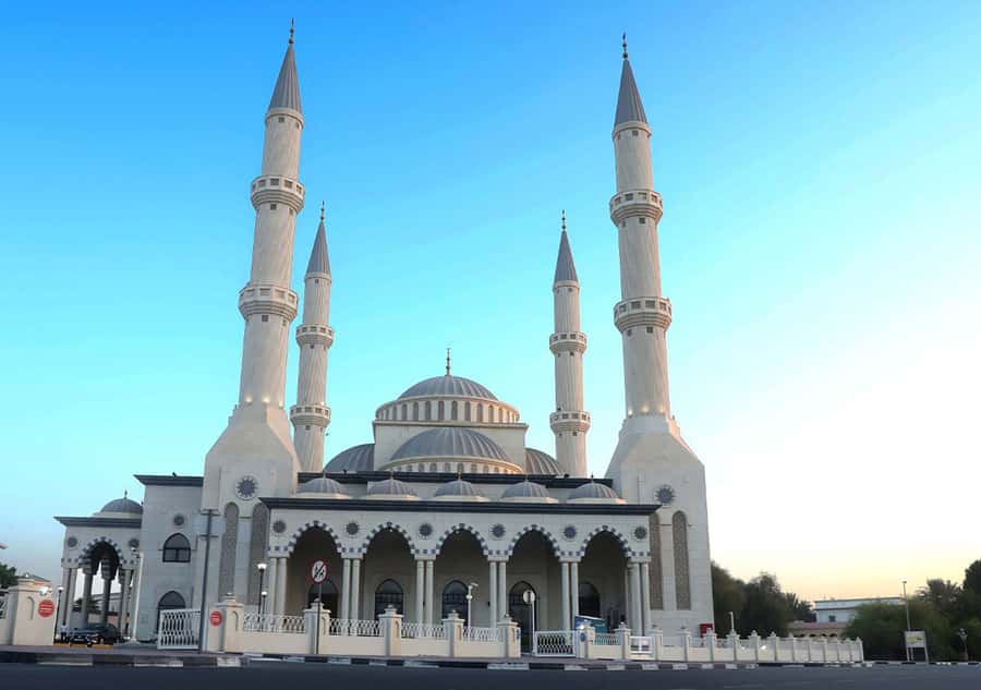 Dubai: Frame Tickets, Creek, Souks & Blue Mosque Guided Tour - Blue Mosque and Al Farooq Omar Bin Al Khattab: architecture you can feel