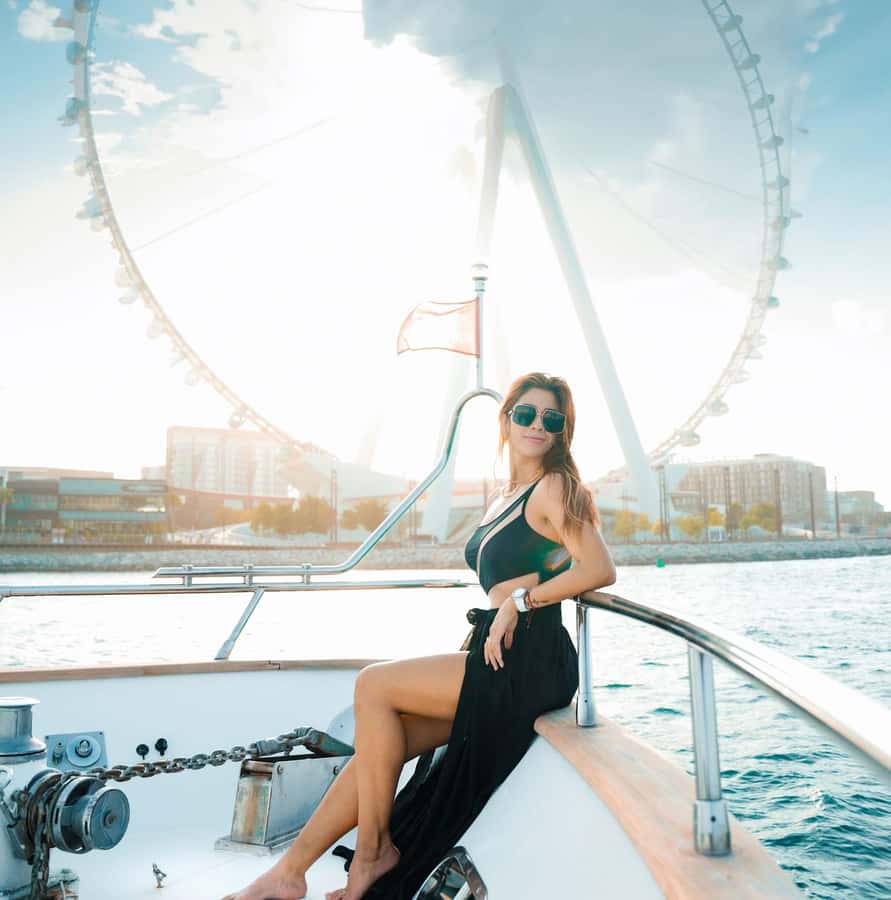 Dubai: Instagrammable Yacht Tour with Drinks & Ain/JBR Views - Why Dubai Marina looks different from a yacht
