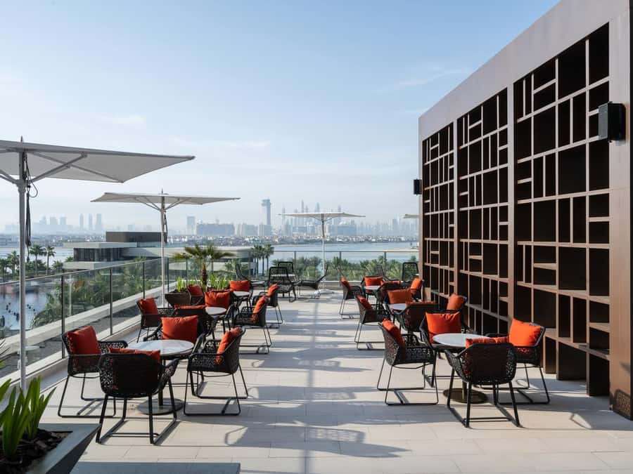 Dubai: Luxury Dinner Buffet at Gastronomy Atlantis The Royal - The buffet setup: 17 live stations and four bars in real life