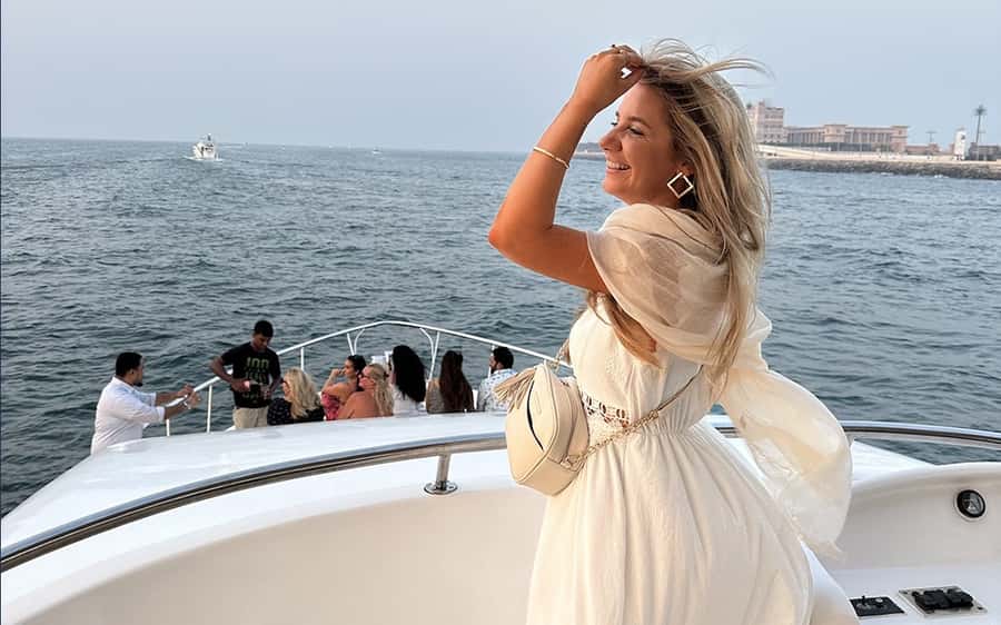 Dubai: Luxury Sunset Yacht Tour with Snacks and Drinks - The Route That Makes Dubai Look Like a Movie