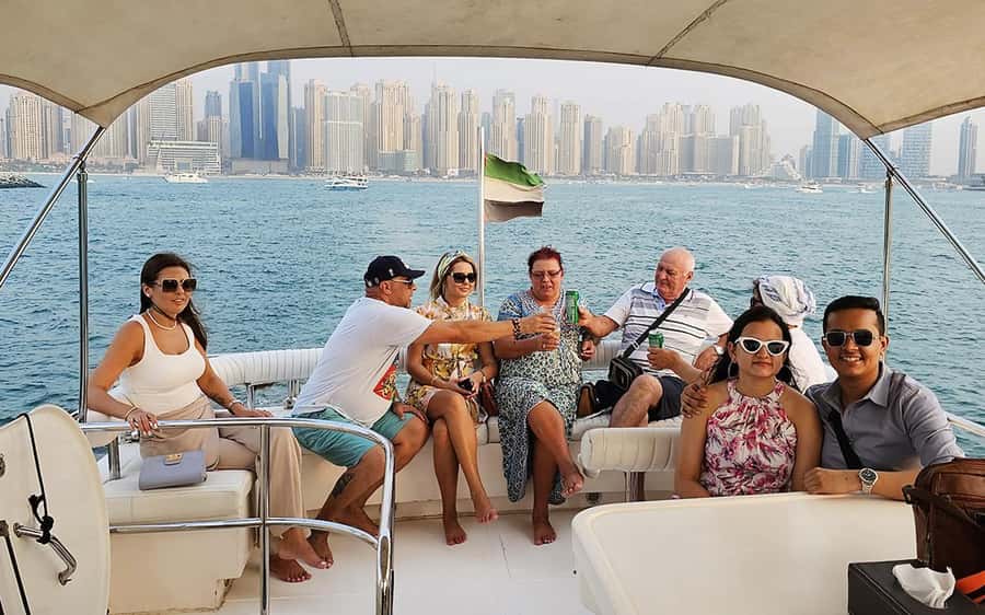 Dubai: Luxury Sunset Yacht Tour with Snacks and Drinks - Budget Reality: Why This Feels Like a Good Deal