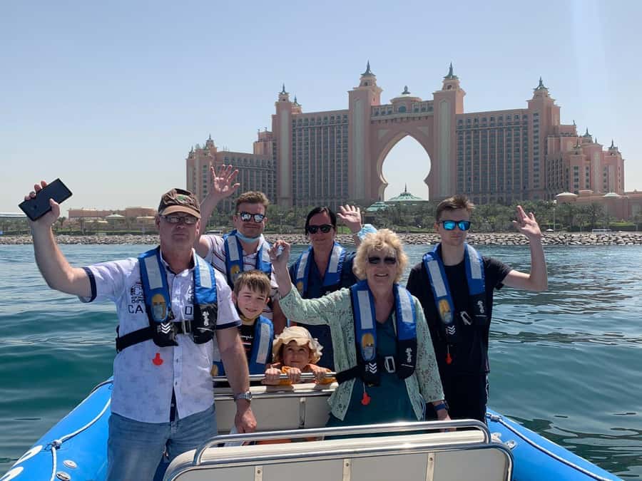 Dubai Marina : 1.5-Hour Atlantis Sightseeing Speedboat Tour - Atlantis hotel at the front of the Palm: views without the crowds