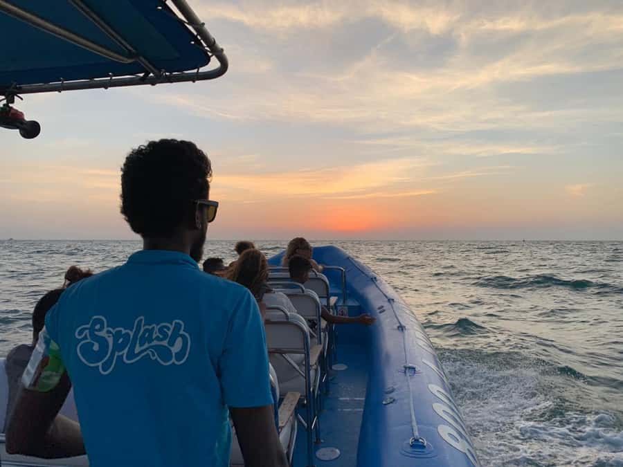 Dubai Marina : 1.5-Hour Atlantis Sightseeing Speedboat Tour - Speed, comfort, and safety: how “thrilling” really plays out