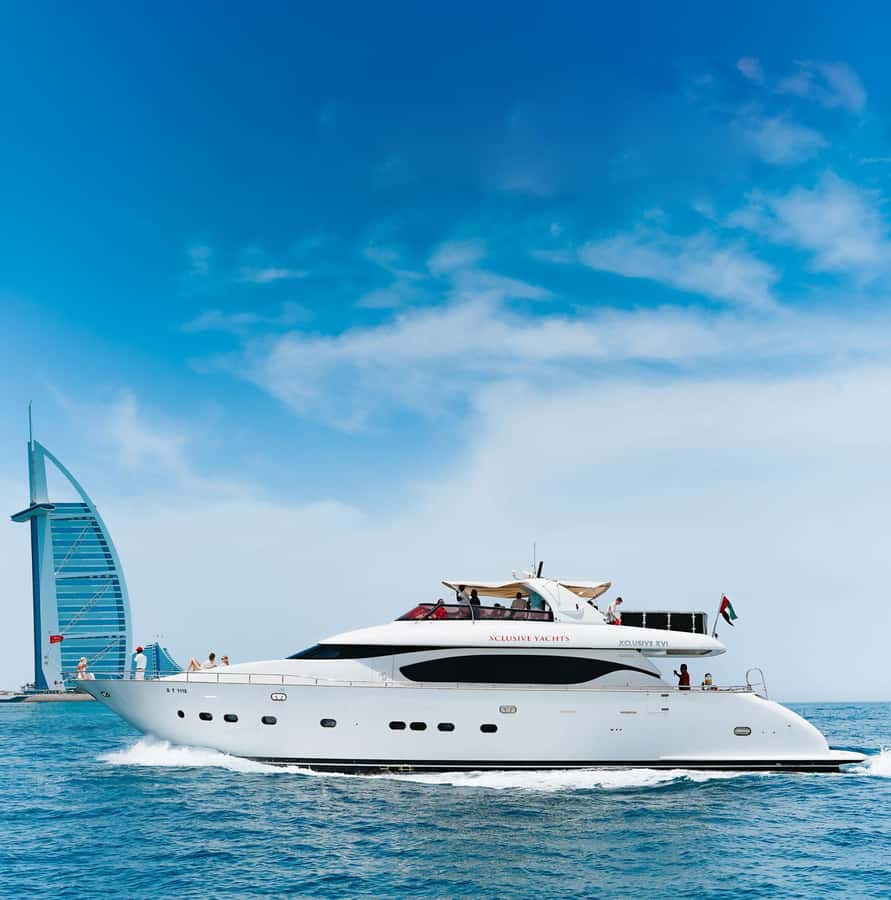 Dubai Marina: Luxury Yacht Tour with Breakfast or BBQ Option - Breakfast or BBQ on Board: Which Option Makes Sense