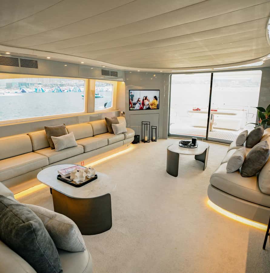Dubai Marina: Luxury Yacht Tour with Breakfast or BBQ Option - The Crew and Guide Experience: Photos, Updates, and the Welcome