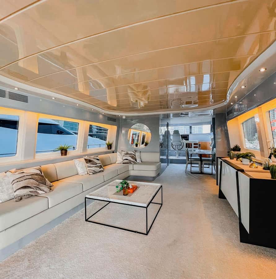 Dubai Marina: Luxury Yacht Tour with Breakfast or BBQ Option - Practical Stuff That Can Make or Break Your Trip