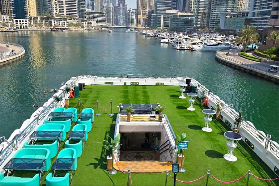 Dubai: Mega Yacht Dinner Cruise with Buffet - Should you book the Dubai Marina mega-yacht dinner cruise?