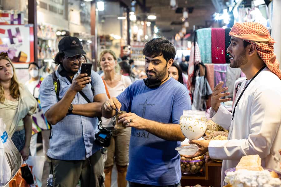 Dubai: Old Town, Creek, Museums, Souks, & Street Food Tour - Pace, walking, and comfort: how to be ready for the day