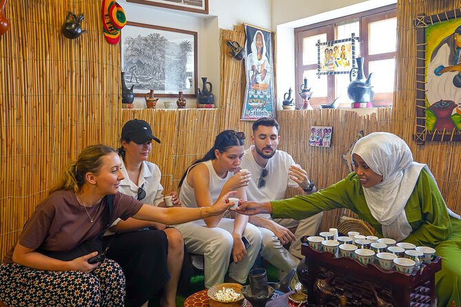 Dubai: Old Town, Souks, Street Food, Guided Tour & Abra Ride - Where you meet, how long it takes, and how to avoid the stress spiral