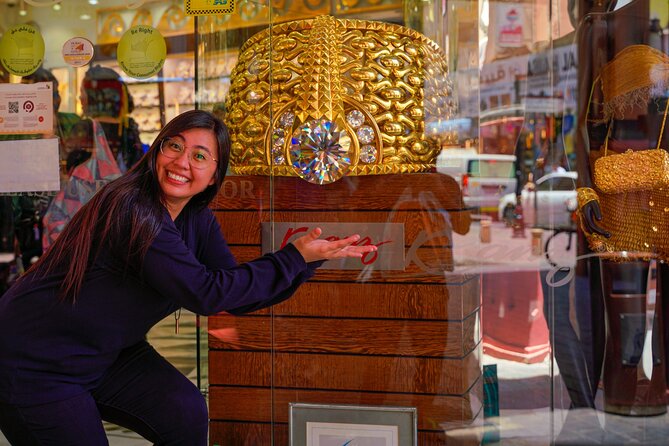 Dubai: Old Town, Souks, Street Food, Guided Tour & Abra Ride - Food and drinks: what’s included vs what comes with premium options