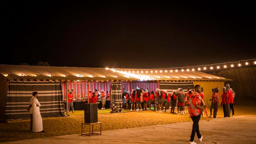 Dubai: Premium Red Dune Safari with Sandboarding & BBQ - Sandboarding and the Photo Stop: Short Time, Good Payoff