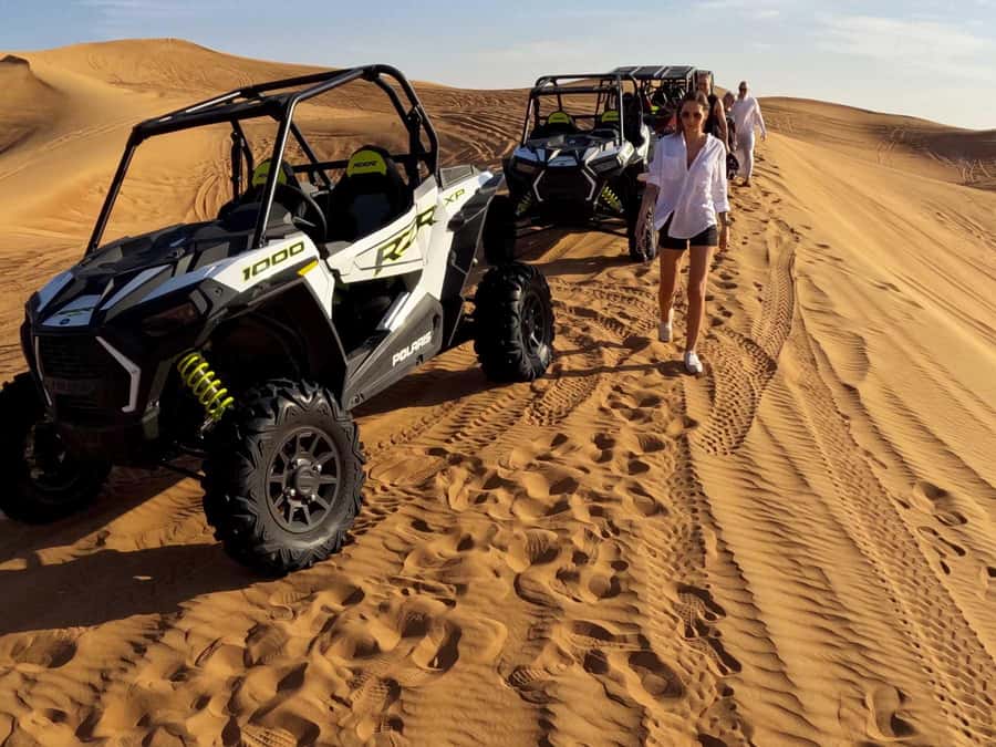 Dubai: Red Dune Desert, Dune Buggy Ride & BBQ Buffet Dinner - Guide Quality and Group Size: What I’d Look For