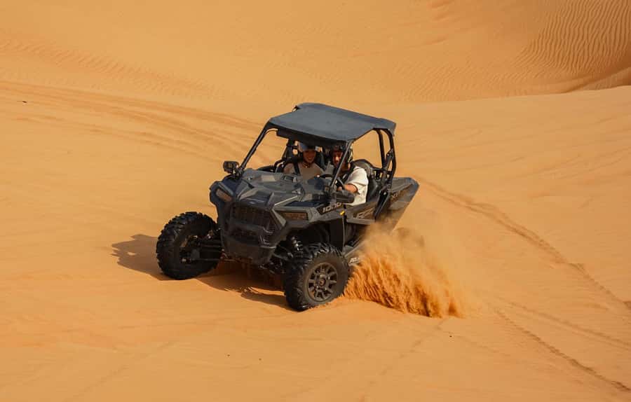 Dubai: Sandboarding, Camel Ride and Red Dune Bashing - Sandboarding: how you go from first attempt to a real slide
