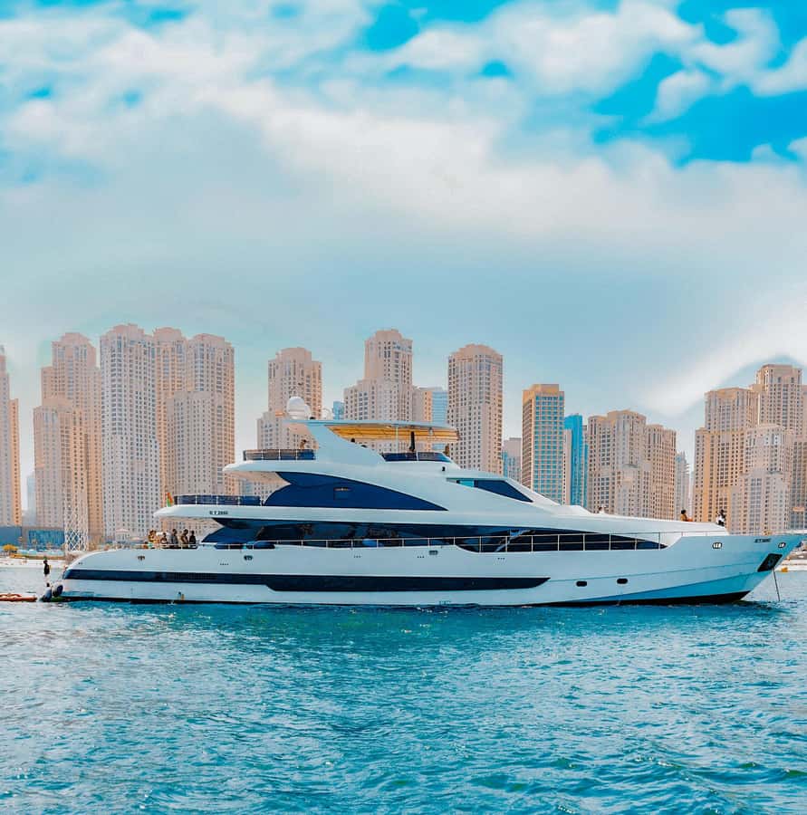 Dubai: Superyacht Experience with Live Music & Drinks - Key things that make this yacht cruise worth your time
