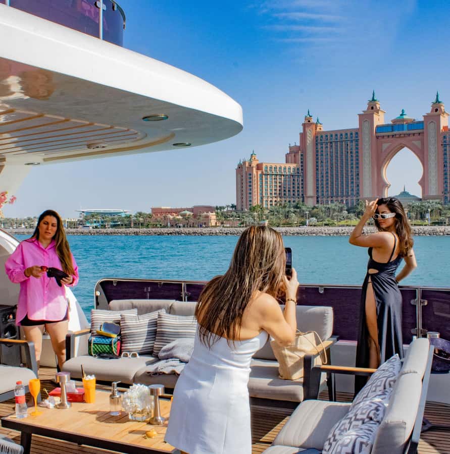 Dubai: Superyacht Experience with Live Music & Drinks - Who Should Book This Yacht Cruise (and Who Should Skip It)
