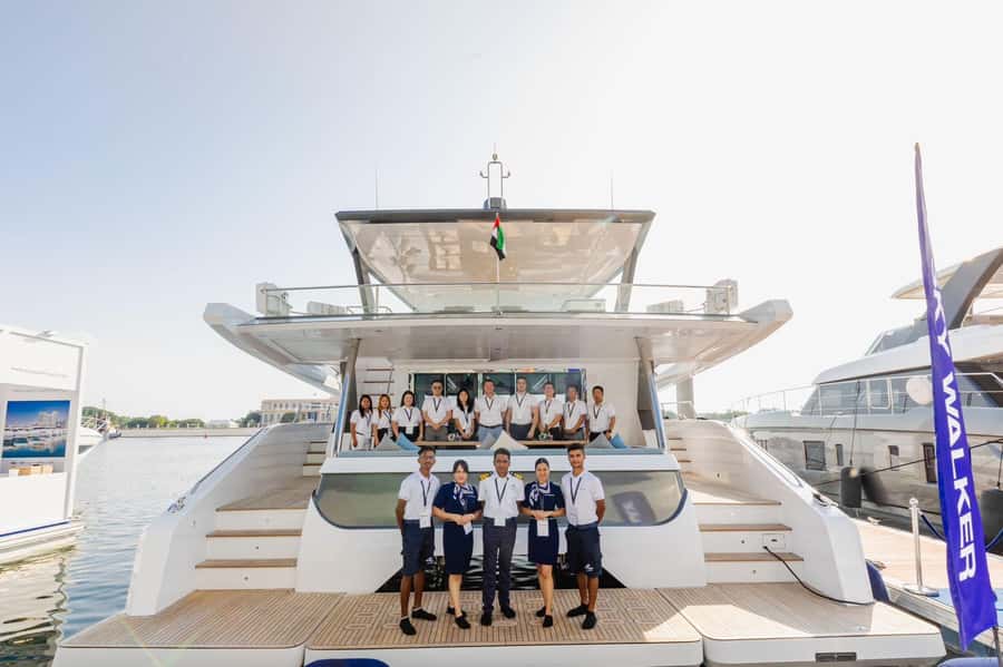 Dubai: The Luxury Yacht Tour with Live BBQ Option - The route from Dubai Marina to Palm Jumeirah and the big skyline hits