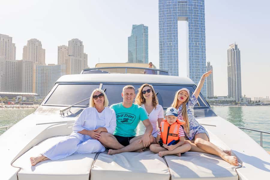 Dubai: The Luxury Yacht Tour with Live BBQ Option - Sunset and night lights: when you’ll get the best atmosphere