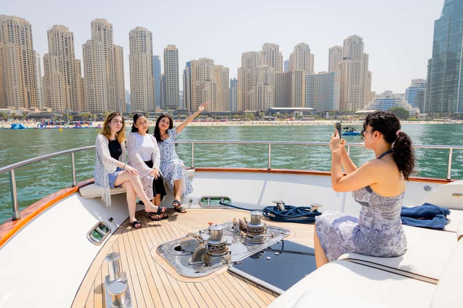 Dubai: The Luxury Yacht Tour with Live BBQ Option - Onboard setup: food, drinks, WiFi, and that GPS guide