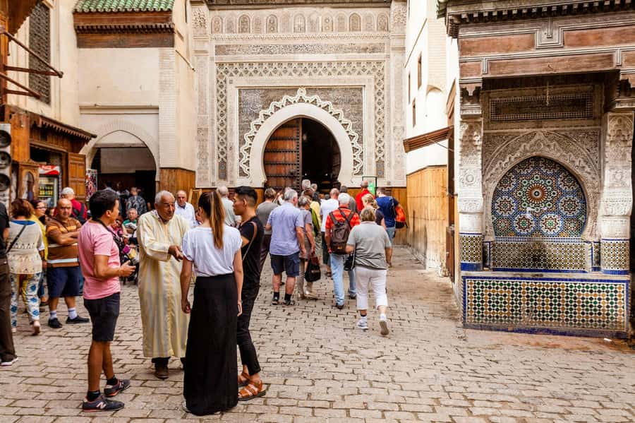 Fes: Museum, Al Attarine Madrasa & Tannery and Medina Tour - Why a guided walk matters in Fes Medina’s street maze