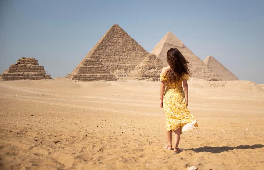 From Cairo: Half-Day Tour to Pyramids of Giza and the Sphinx - Giza Plateau Walk: Khufu, Khafre, Menkaure, and the Sphinx view