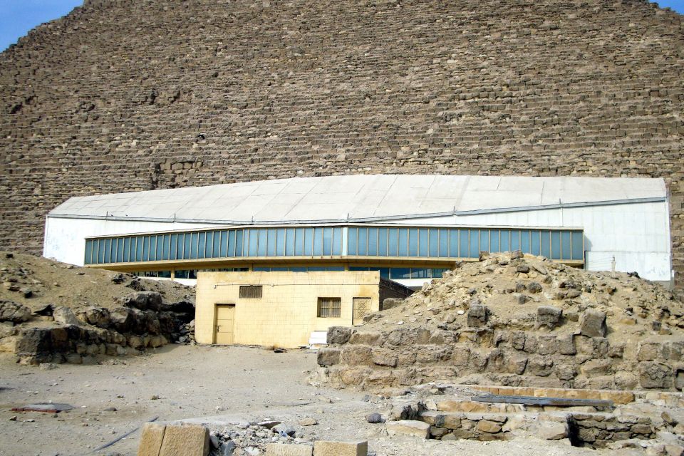 From Cairo: Half-Day Tour to Pyramids of Giza and the Sphinx - Valley Temple of Khafre: The quick stop that adds context