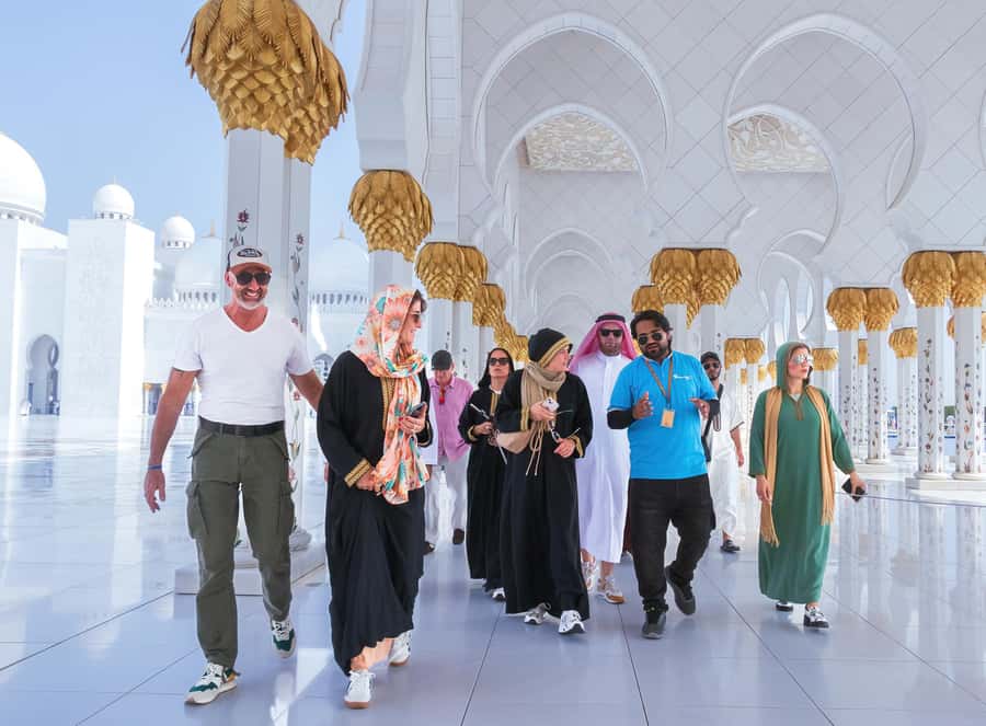 From Dubai: Abu Dhabi Sheikh Zayed Mosque Guided Tour - Key Things You’ll Notice on This Tour