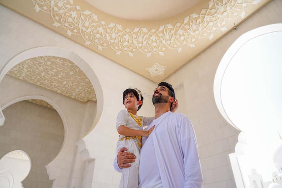From Dubai: Abu Dhabi Sheikh Zayed Mosque Guided Tour - Dress code and entry rules: how to avoid the slow-downs