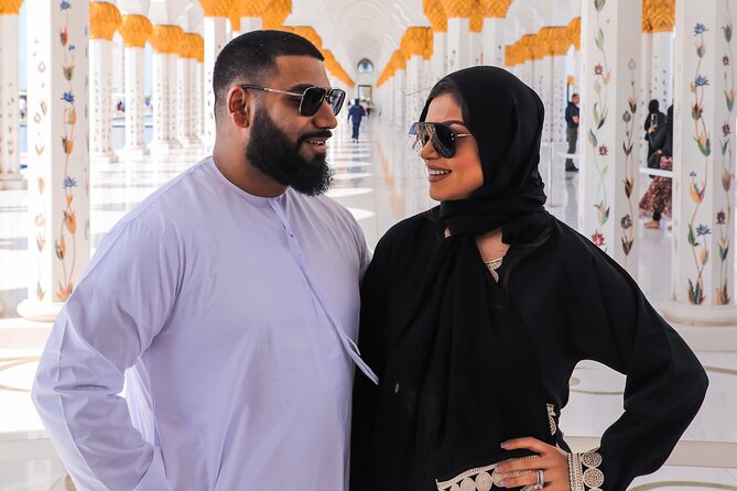 From Dubai To Abu Dhabi: Royal Palace, Grand Mosque &Etihad Tower - Marina Mall lunch break: where you can eat without adding stress