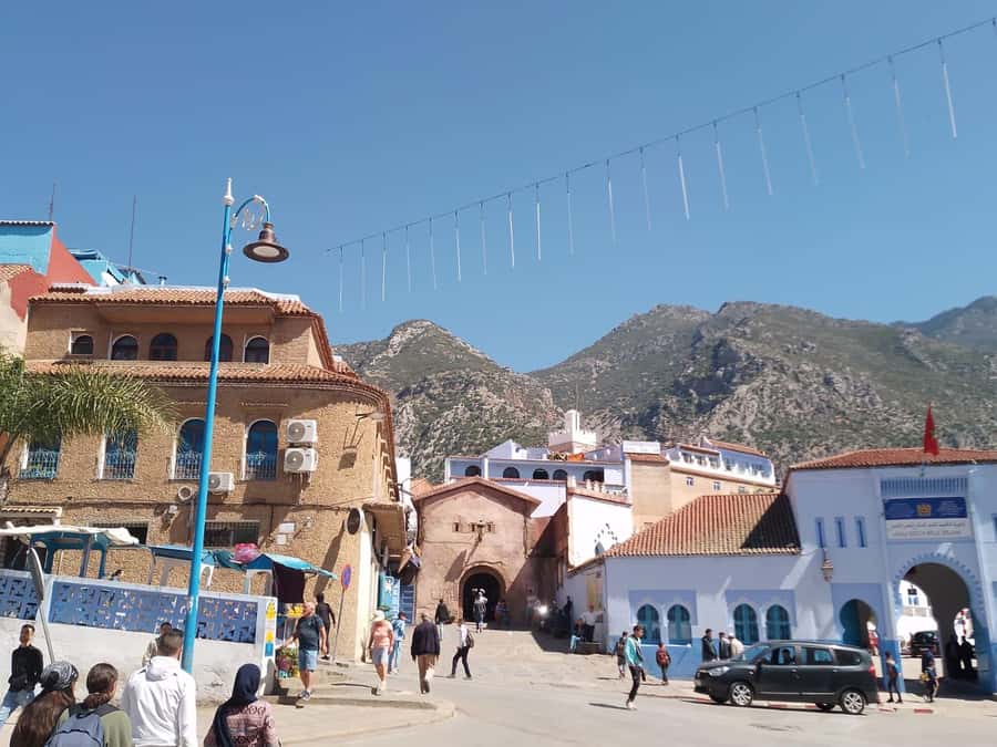 From Fez: Day Tour to the Blue Town of Chefchaouen - Plaza Uta el-Hammam: where you reset in the city center