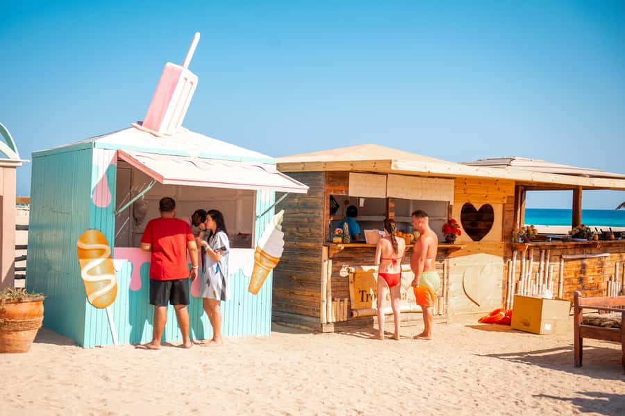 From Hurghada: Paradise Island Snorkeling Cruise with Lunch - Extras, photos, and those small moments that make it memorable