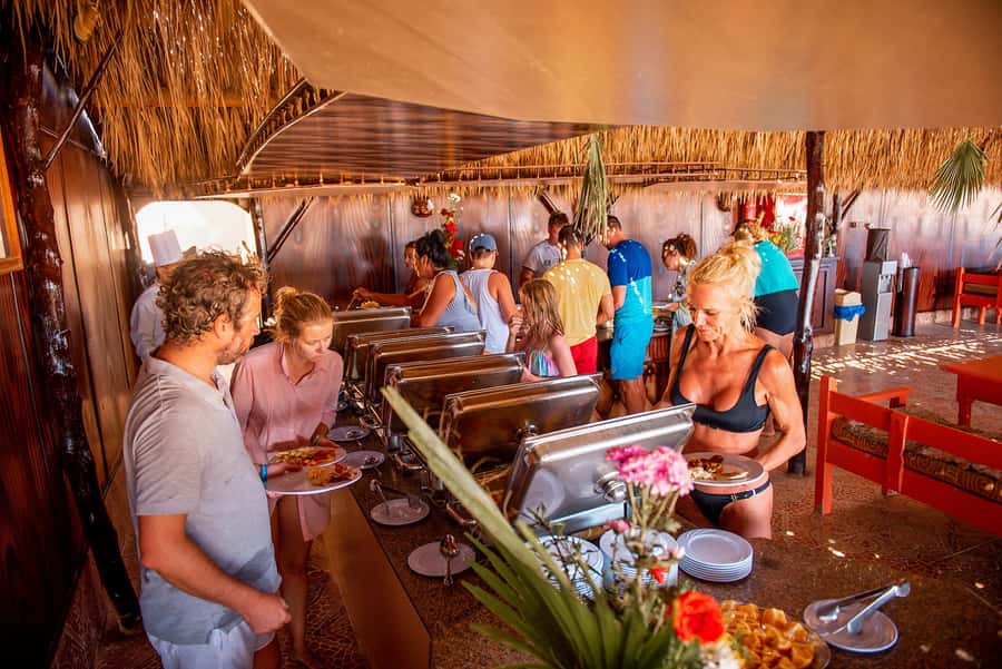 From Hurghada: Paradise Island Snorkeling Cruise with Lunch - Paradise Beach and lunch: the real reason people stay on the island