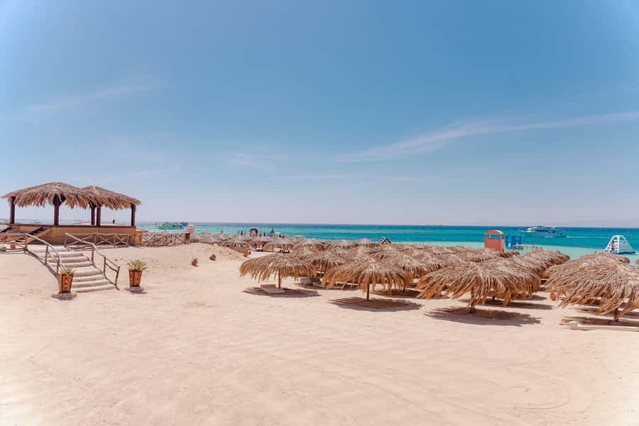 From Hurghada: Paradise Island Snorkeling Cruise with Lunch - What the guides do that you’ll feel during the day